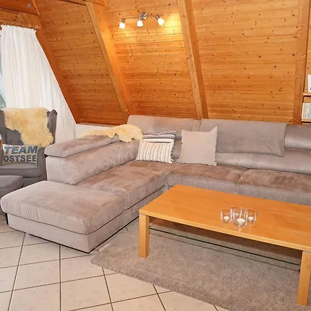 Zeltdachhaus Mit Parkplatz Vor Der Haustuer Feriehus *