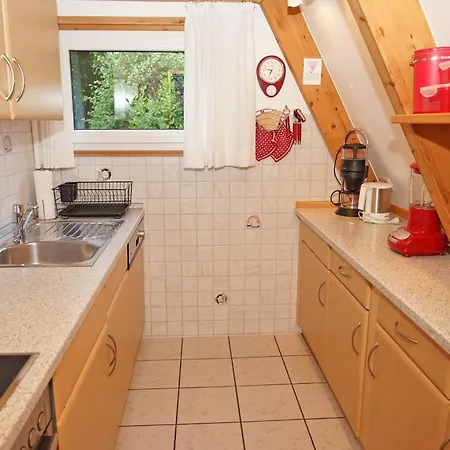 Zeltdachhaus Mit Parkplatz Vor Der Haustuer Damp